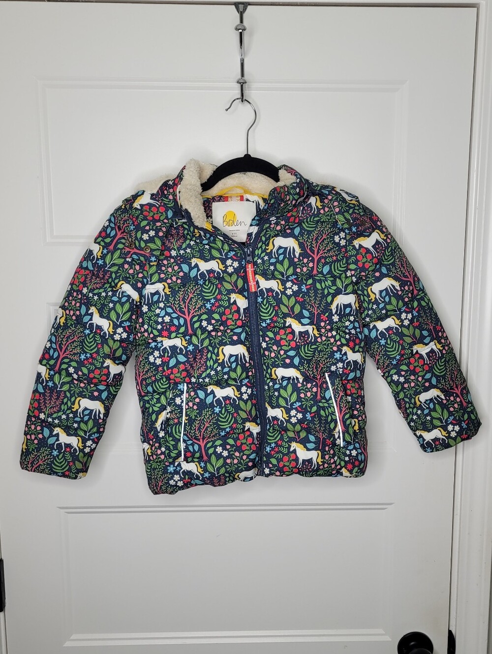 Boden cozy quilted jacket Size 6-7 Y